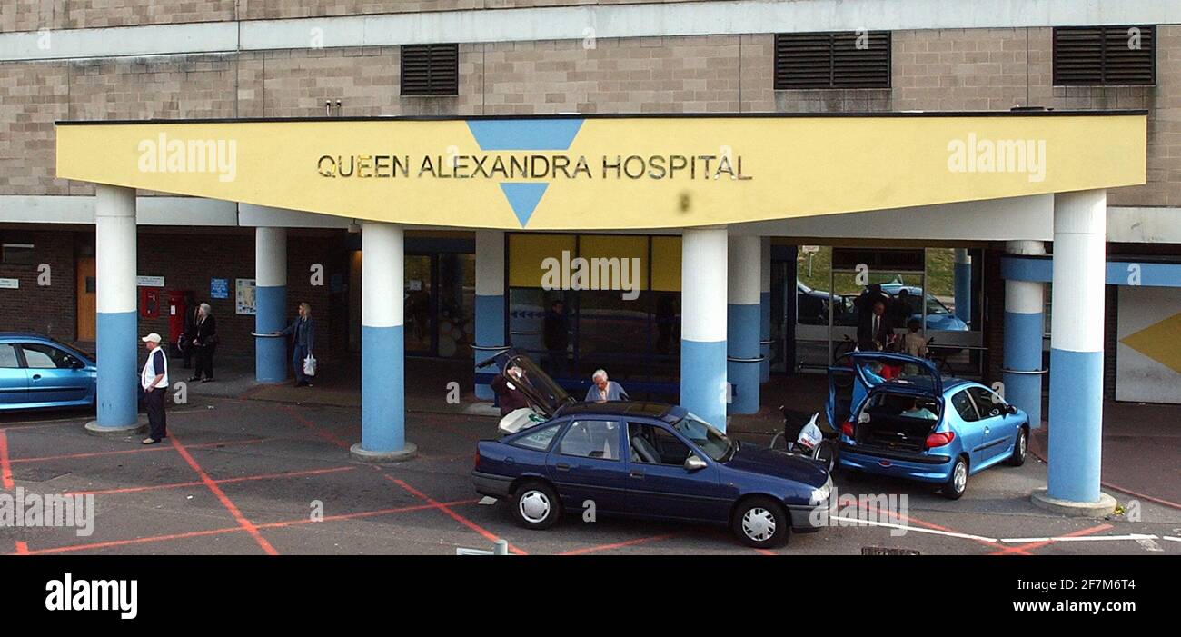 QUEEN ALEXANDRA HOSPITAL, COSHAM, PORTSMOUTH. PIC MIKE WALKER, 2002