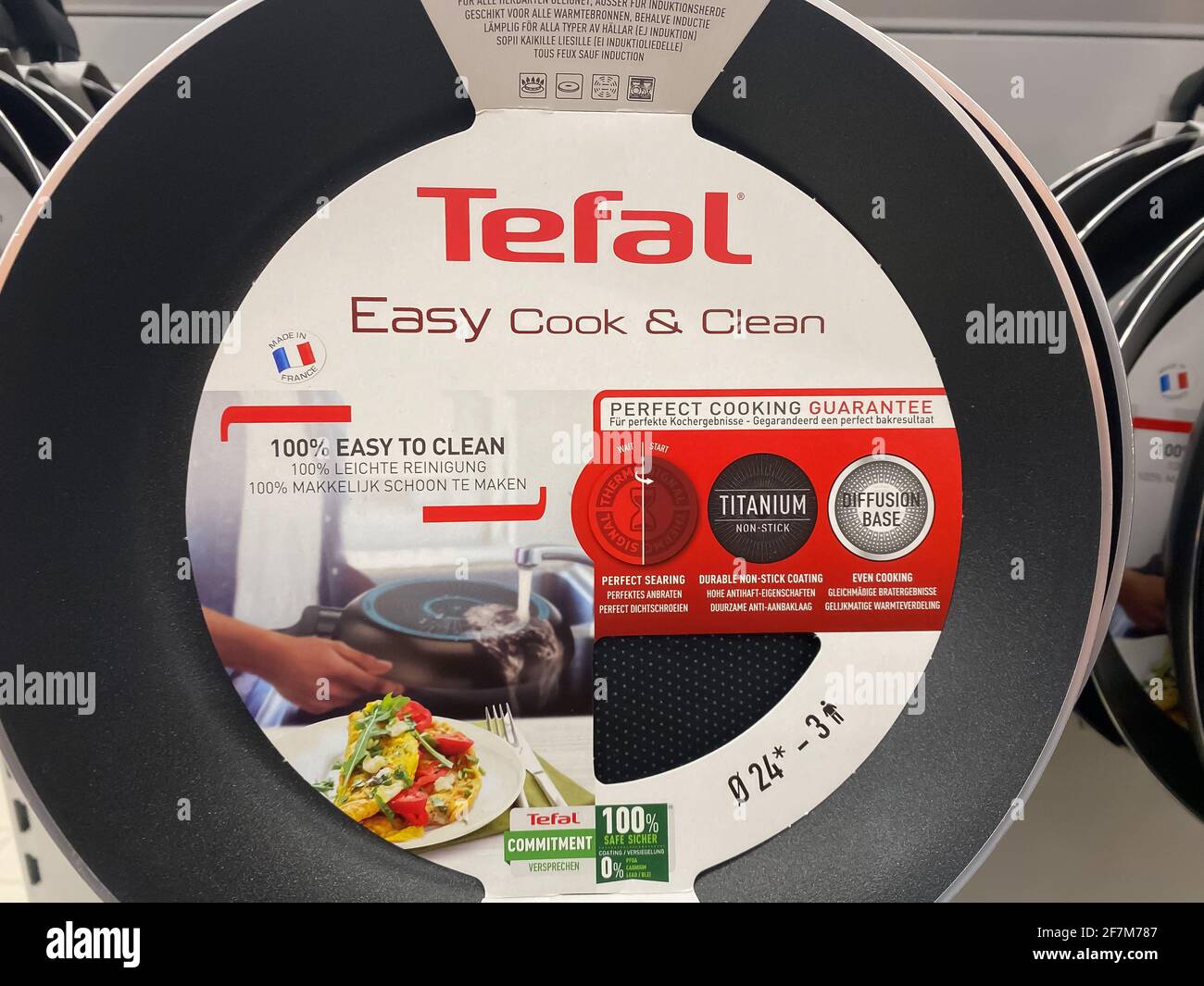 https://c8.alamy.com/comp/2F7M787/viersen-germany-march-1-2021-closeup-of-frying-pan-with-tefal-logo-lettering-in-shelf-of-german-supermarket-2F7M787.jpg