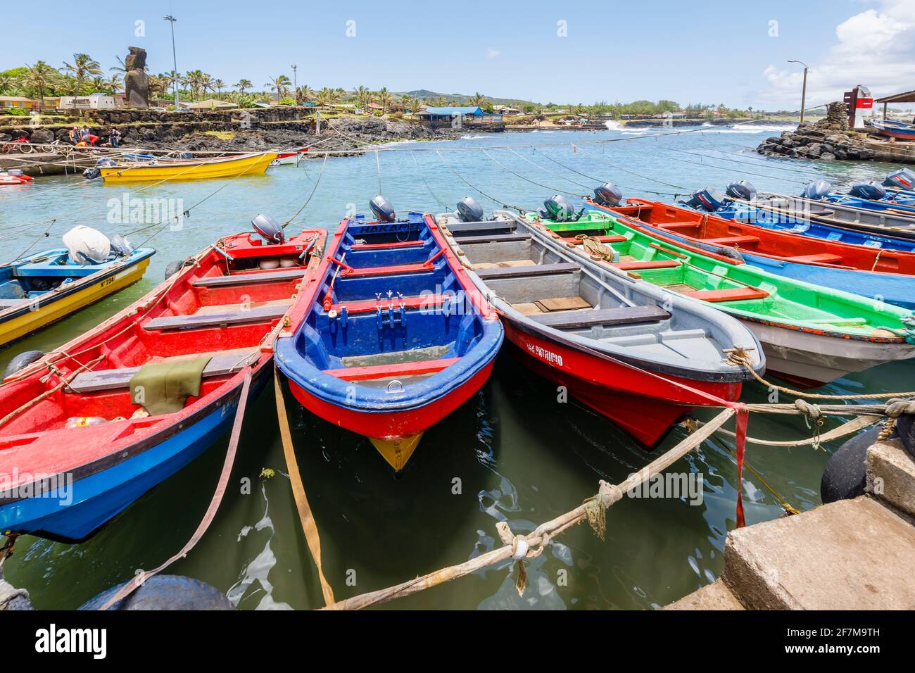 Rapa nui statue and transport hi-res stock photography and images - Alamy