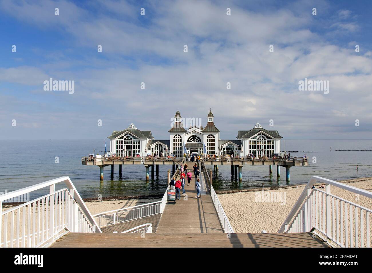 Ruegen restaurant hires stock photography and images Alamy