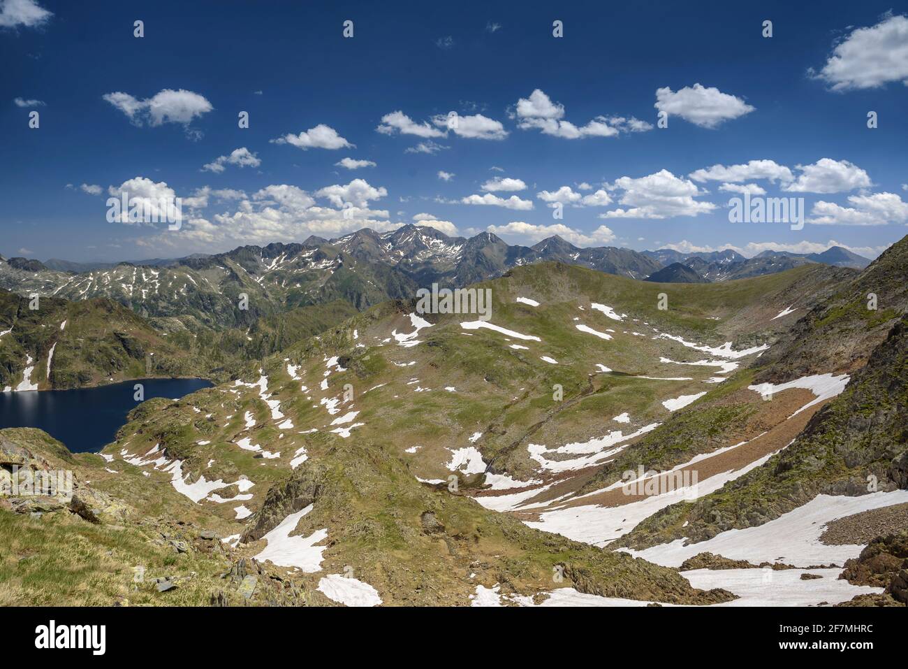 Certascan Cirque seen from near the Certascan pass in summer (Alt Pirineu Natural Park, Catalonia, Spain, Pyrenees) ESP: Circo de Certascan en verano Stock Photo