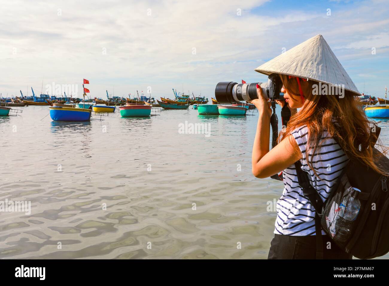 Vietnamese woman fishing hi-res stock photography and images - Alamy