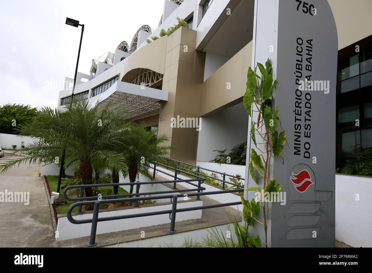 salvador, bahia / brazil - february 3, 2016: view of the facade of the Bahia Public Prosecutor's Office at the Administrative Center of Bahia in the c Stock Photo