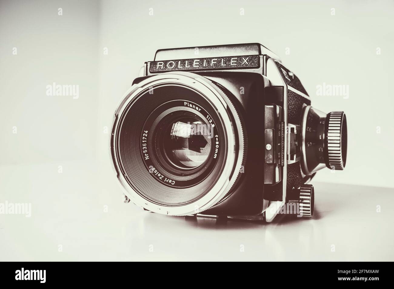 4 Ago 2018 Vicenza, Italy: Medium format camera. Medium format 120 roll film with the name Rolleiflex SL 66 Stock Photo