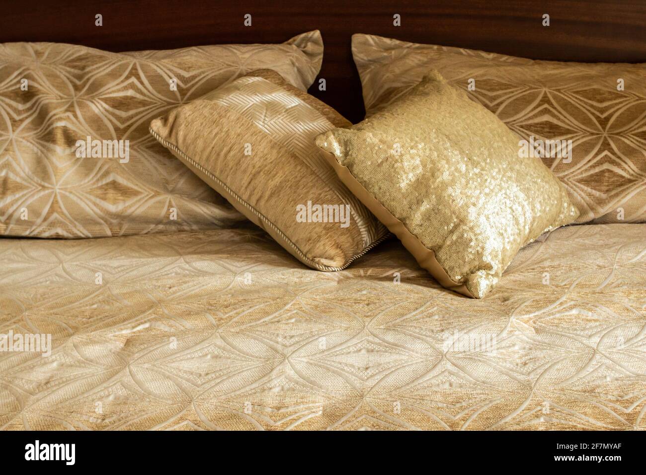 throw pillows canada