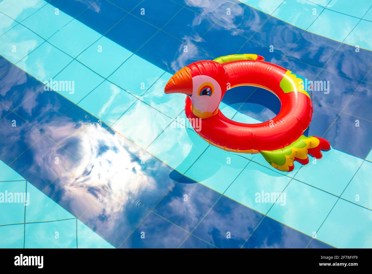 Pool floater hi-res stock photography and images - Alamy