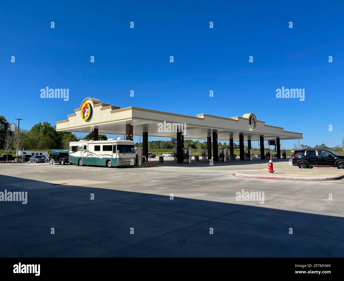 Fort Valley, GA USAMarch 29, 2021 The exterior of a Buc ees gas