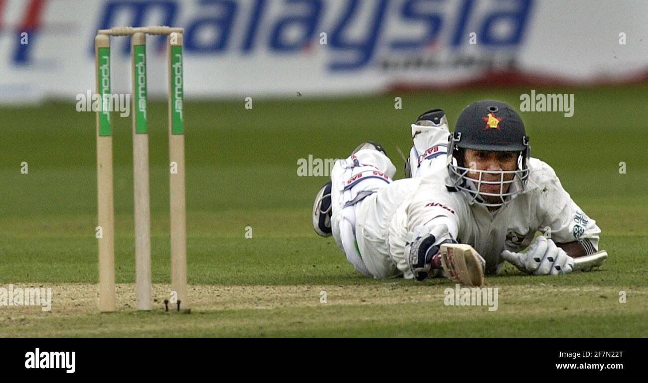 CRICKET 1ST TEST ENGLAND V ZIMBABWE AT LORDS D.D.EBRAHIM ALMOST RUN OUT PICTURE DAVID ASHDOWNCRICKET Stock Photo