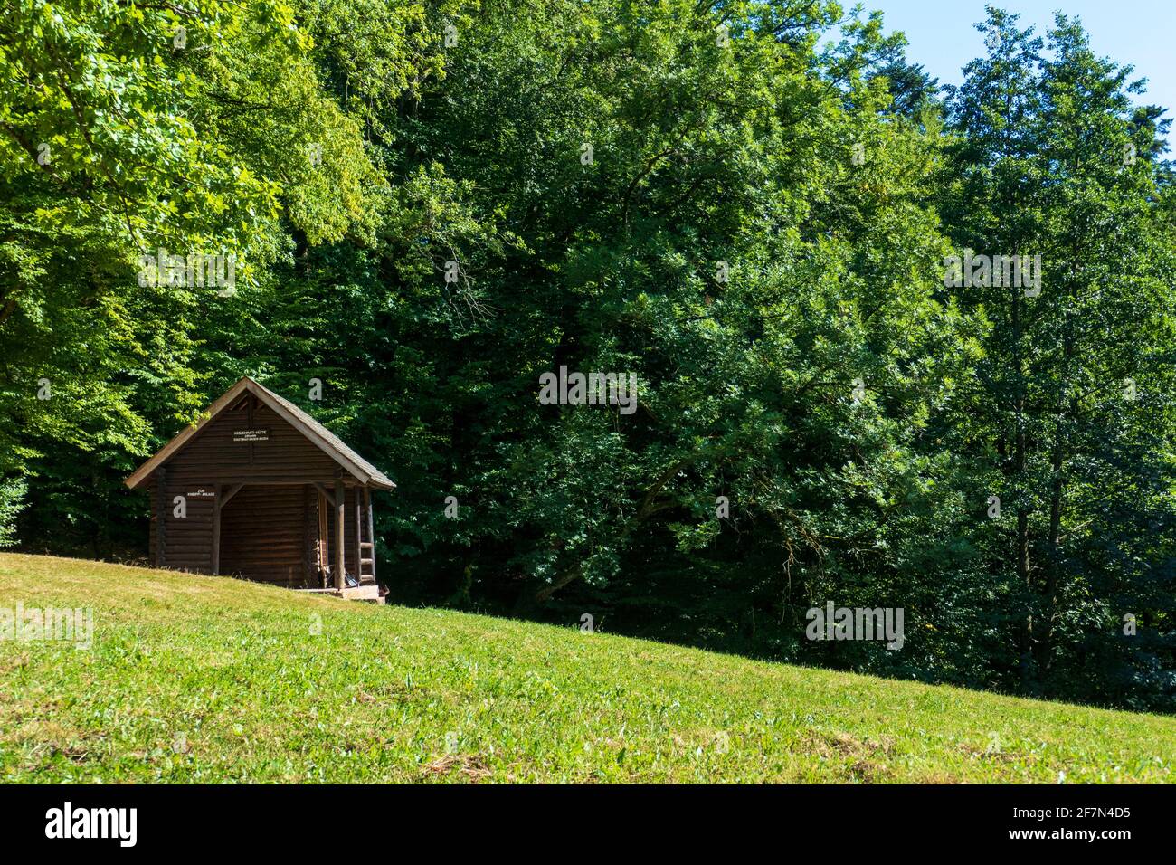 Hütte auf der öffentlichen Liegewiese beim Berg Merkur in Baden-Baden Stock Photo