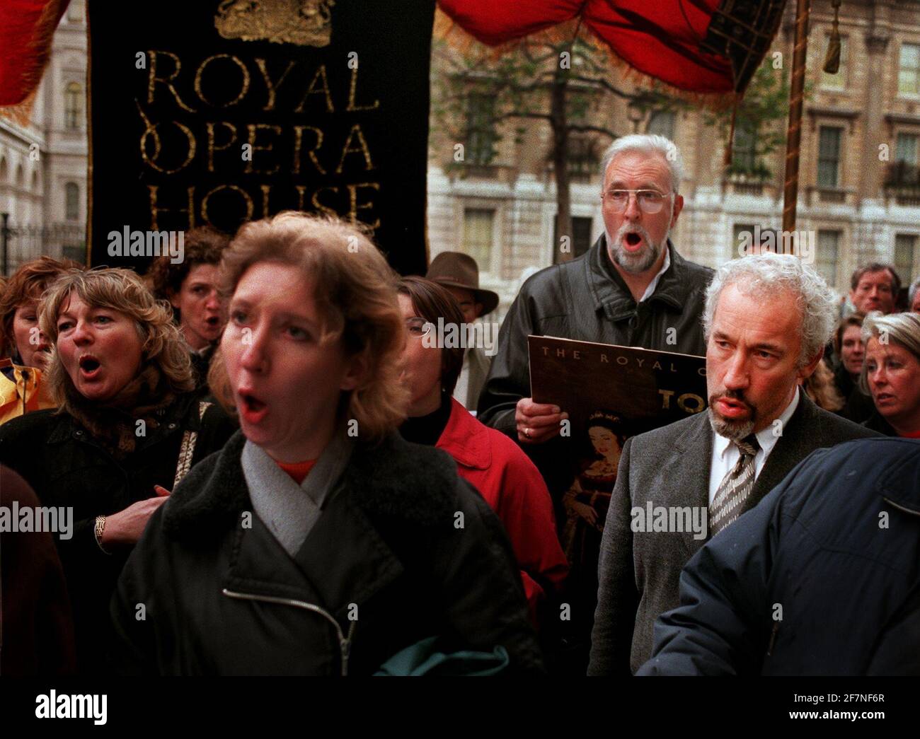 Simon Callow November 1998and members of the Royal Opera House demonstrating outside Downing Street in London Stock Photo