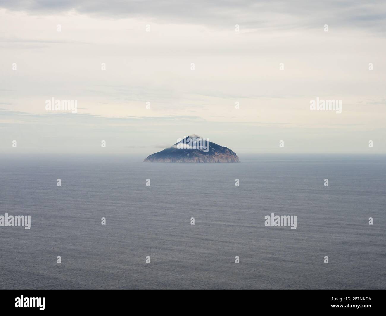 rodondo-island-tasmania-viewed-from-wilsons-promontory-national-park