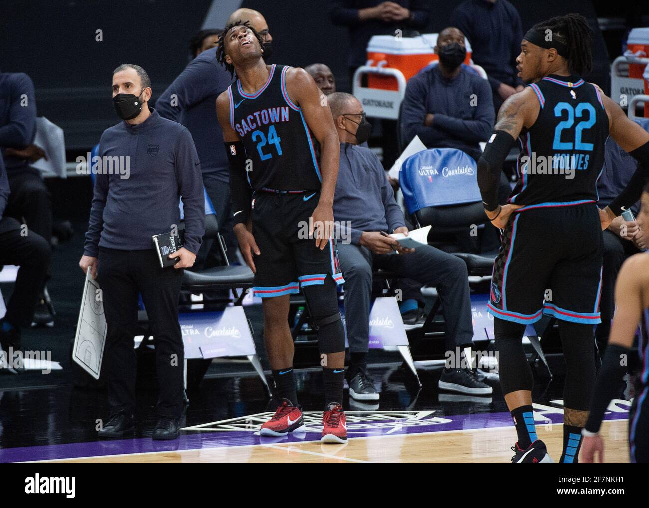 Sacramento Ca Usa 8th Apr 2021 Sacramento Kings Guard Buddy Hield 24 Reacts To Foul Called On Him In The Second Quarter During A Game At Golden 1 Center On Thursday April
