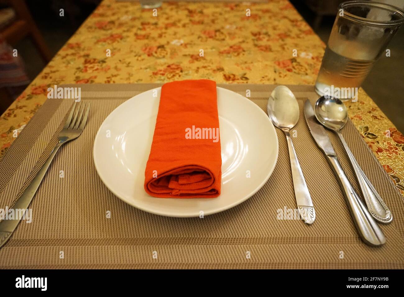Table arrangement of stainless steel cutlery Stock Photo Alamy