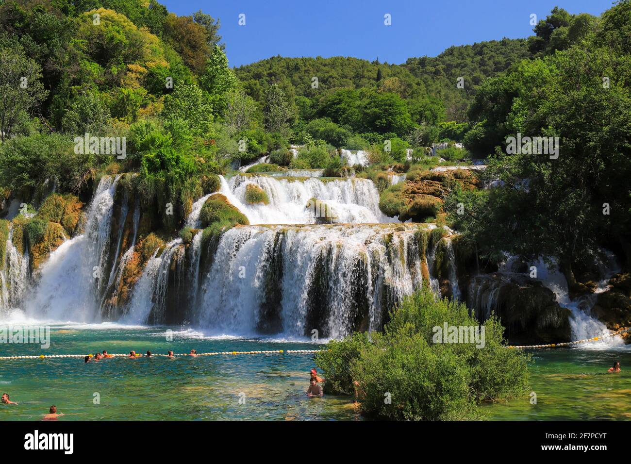Solrig Picket respons Tourists swim in the near picturesque waterfall in summer. The best big beautiful  Croatian waterfalls, mountain, nature. Krka National Park, Croatia Stock  Photo - Alamy