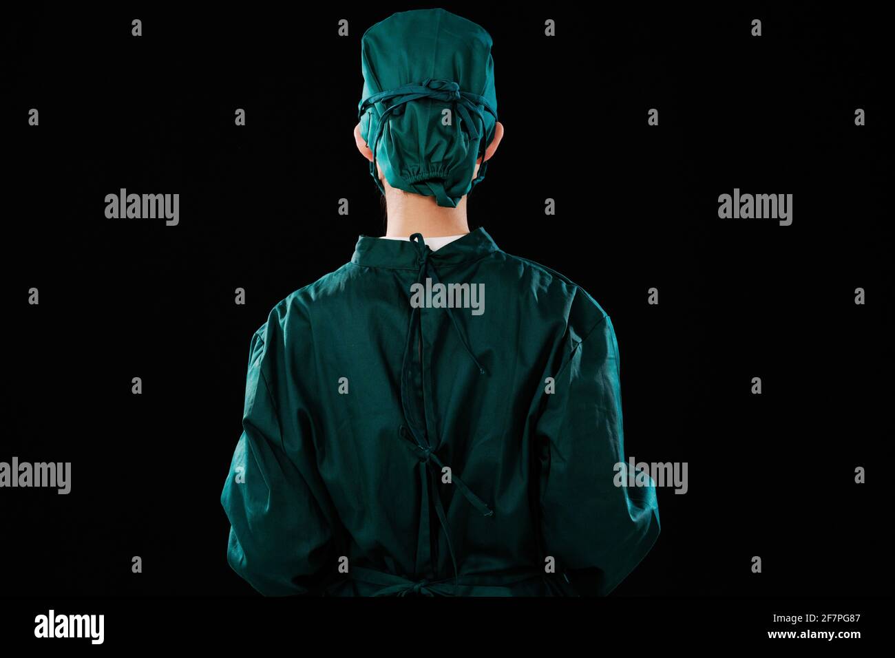 A young female surgeon was wearing a surgical cap Stock Photo - Alamy