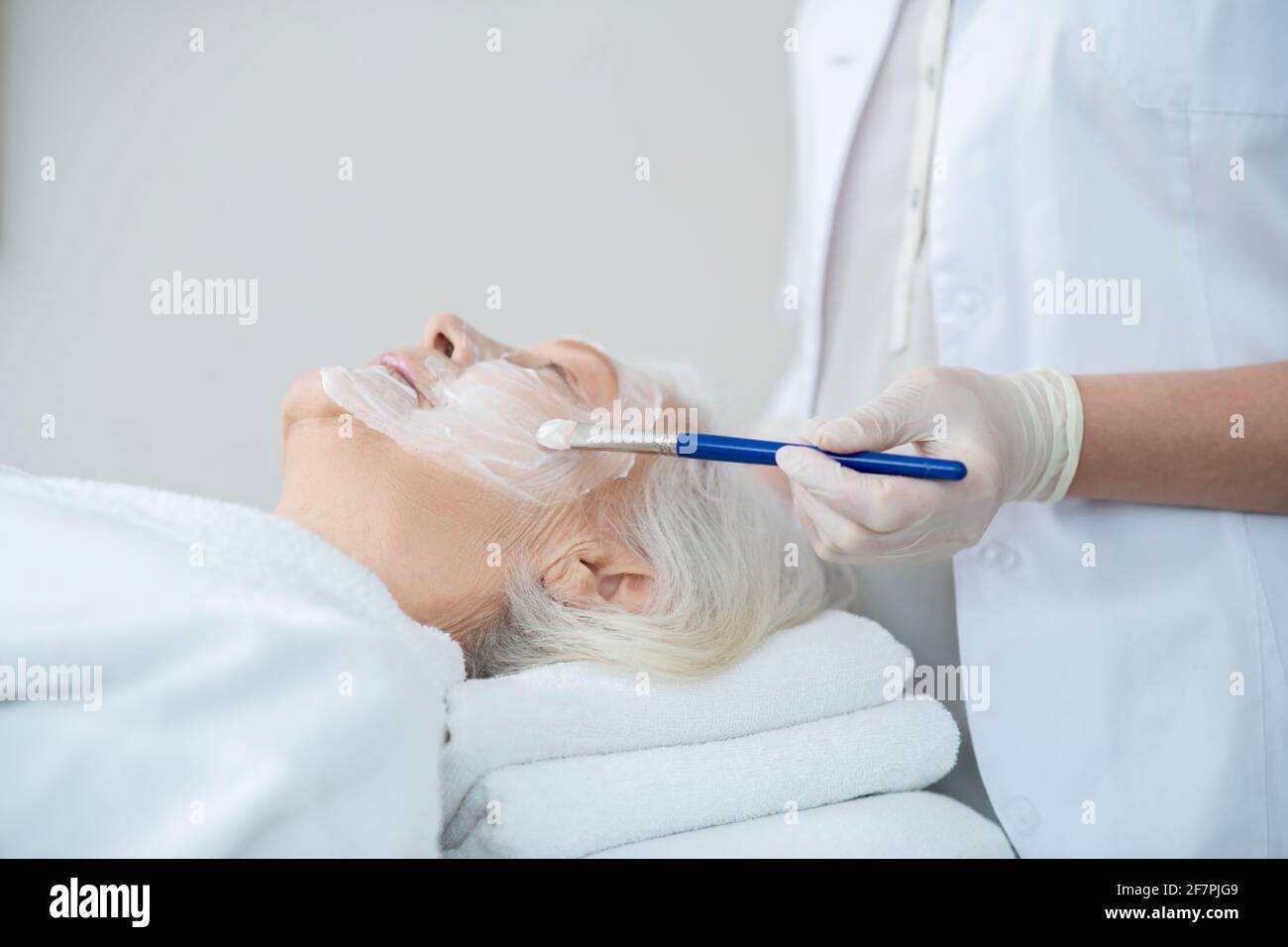 Moisturizing mask hi-res stock photography and images - Alamy