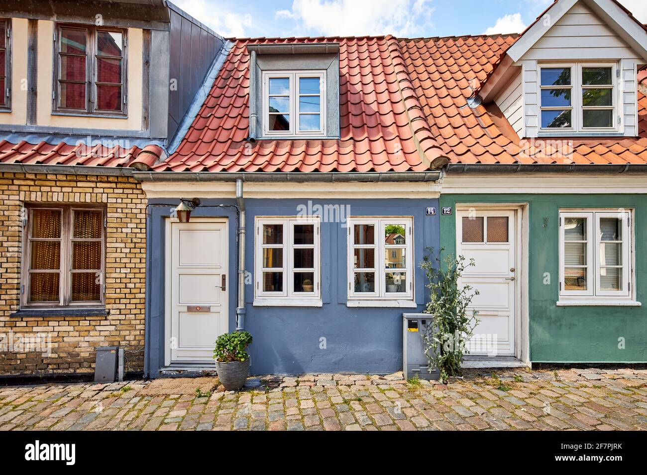 Tiny home in narrow hi-res stock photography and images - Alamy