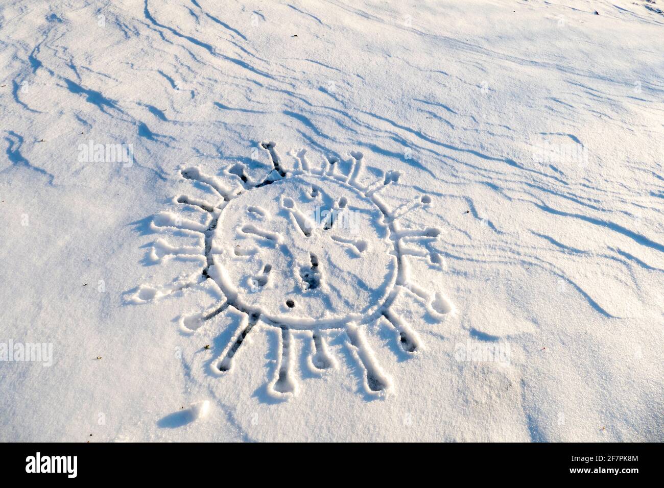 Corona, Covid-19 Virus in den Schnee gemalt Stock Photo