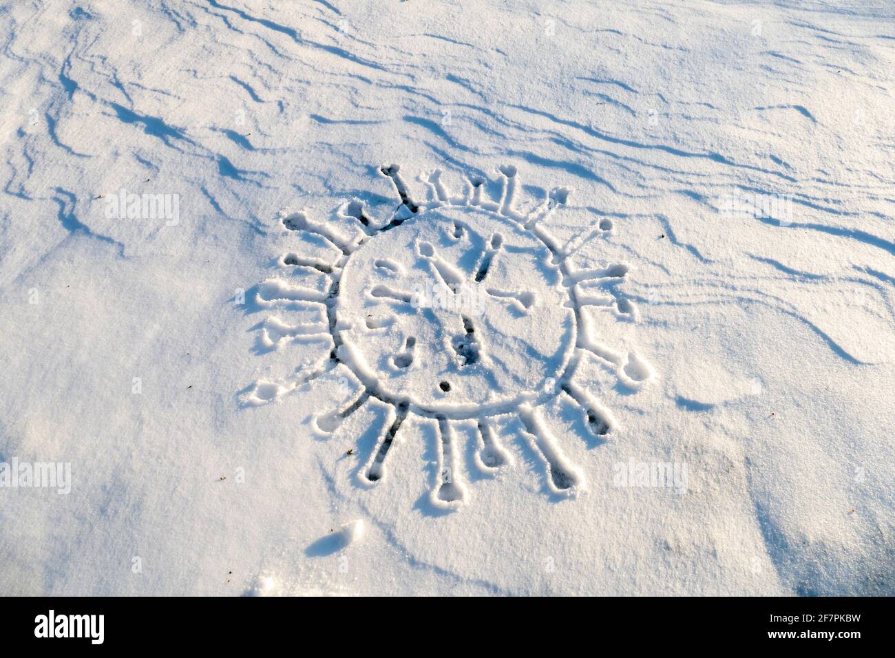 Corona, Covid-19 Virus in den Schnee gemalt Stock Photo