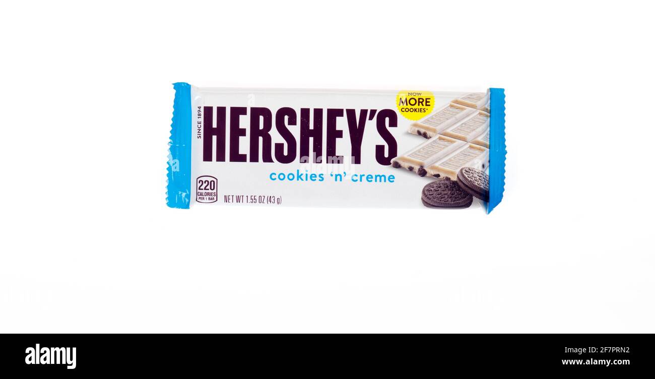 Hershey'S Cookies 'n' Creme Candy bar Stock Photo Alamy