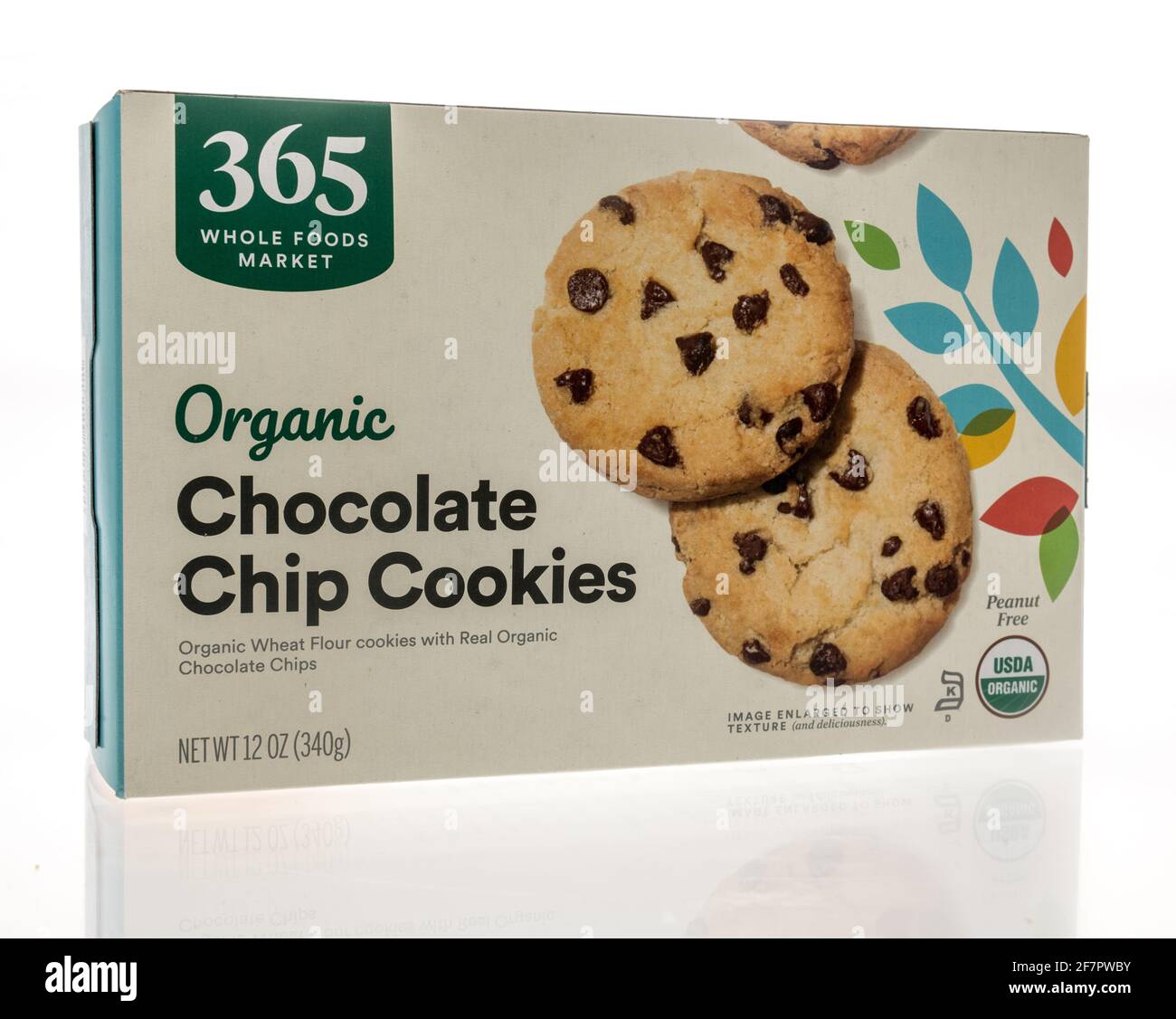 Winneconne, WI - 7 April 2021:  A package of 365 Whloe Foods Market organic chocolate chip cookies on an isolated background Stock Photo