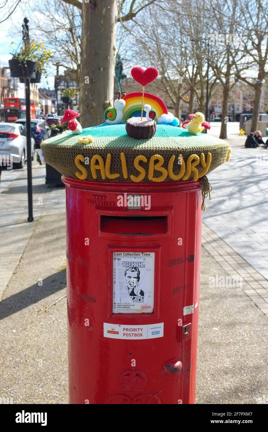 Priority Postbox High Resolution Stock Photography And Images Alamy