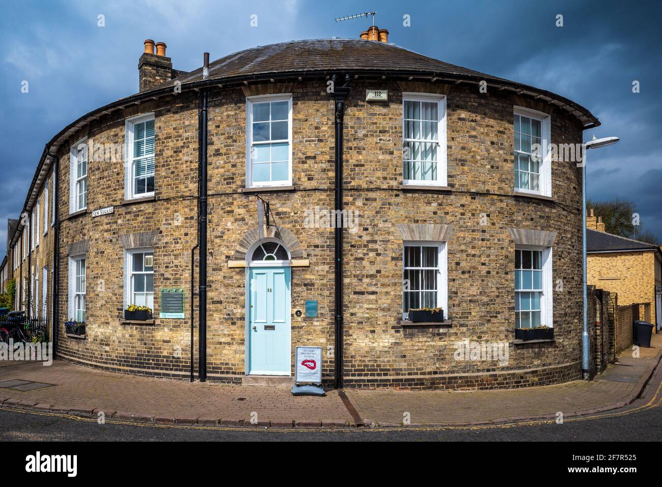 Round Fronted House in New Square Cambridge. New Square Cambridge is a planned urban development from the first half of the 19th century Stock Photo