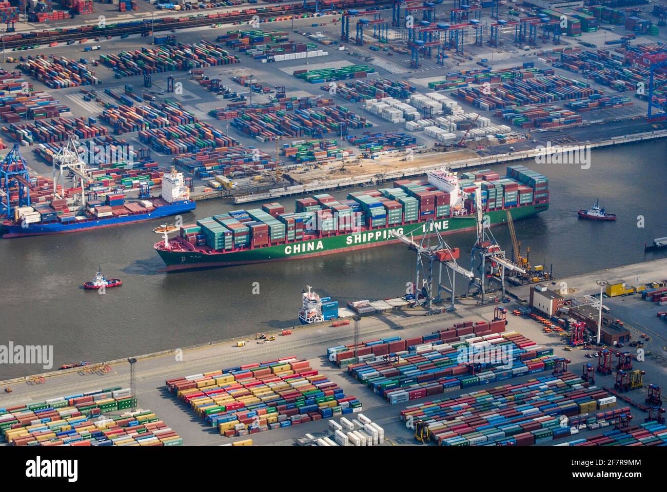 Der HHLA Container Terminal Altenwerder (CTA) ist  eines der weltweit modernsten Containerterminals. Es gehört der Hamburger Hafen und Logistik AG Stock Photo