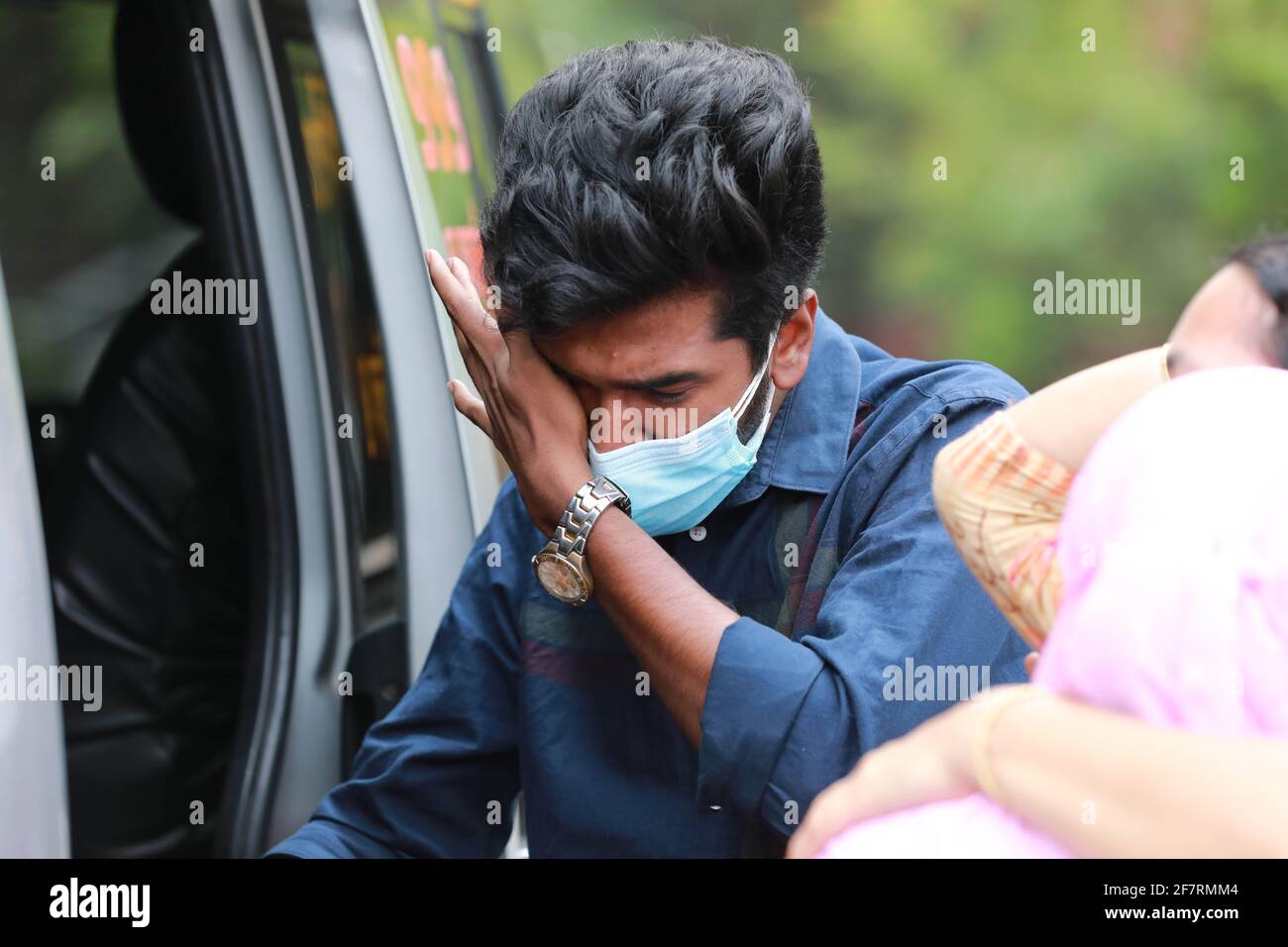 Dhaka Dhaka Bangladesh 9th Apr 21 April 09 21 Relatives Are Crying After They Lose Their Relative In Covid 19 In Dhaka Bangladesh Credit Harun Or Rashid Zuma Wire Alamy Live News Stock Photo Alamy Dhaka Dhaka Bangladesh 9th Apr 21 April 09 21 Relatives Are Crying After They Lose Their Relative In Covid 19 In Dhaka Bangladesh Credit Harun Or Rashid Zuma Wire Alamy Live News Stock Photo Alamy
