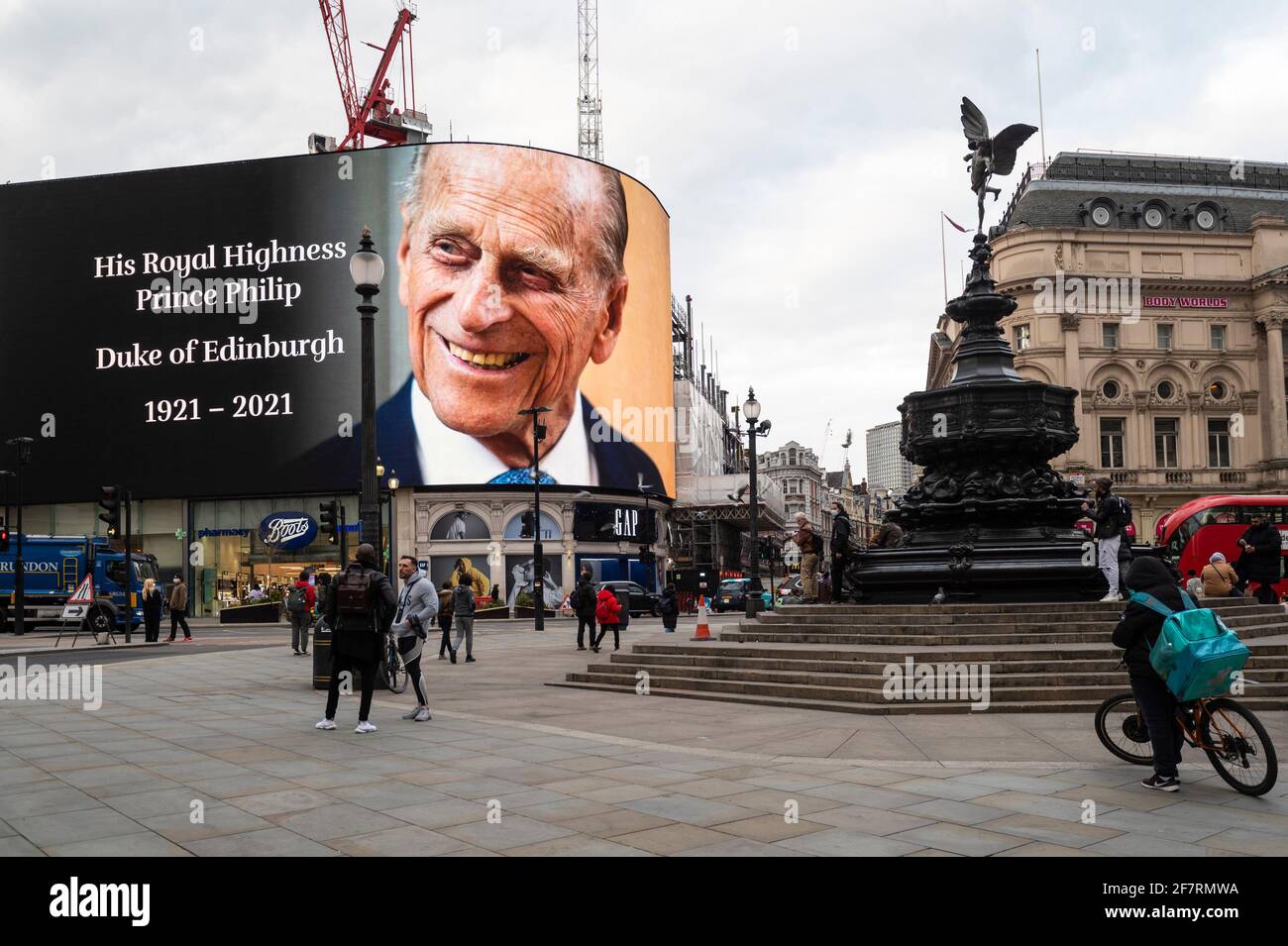 London, UK.  9 April 2021. A tribute is displayed on a digital screen in Piccadilly Circus after the death of Prince Philip, aged 99, was announced. Credit: Stephen Chung / Alamy Live News Stock Photo
