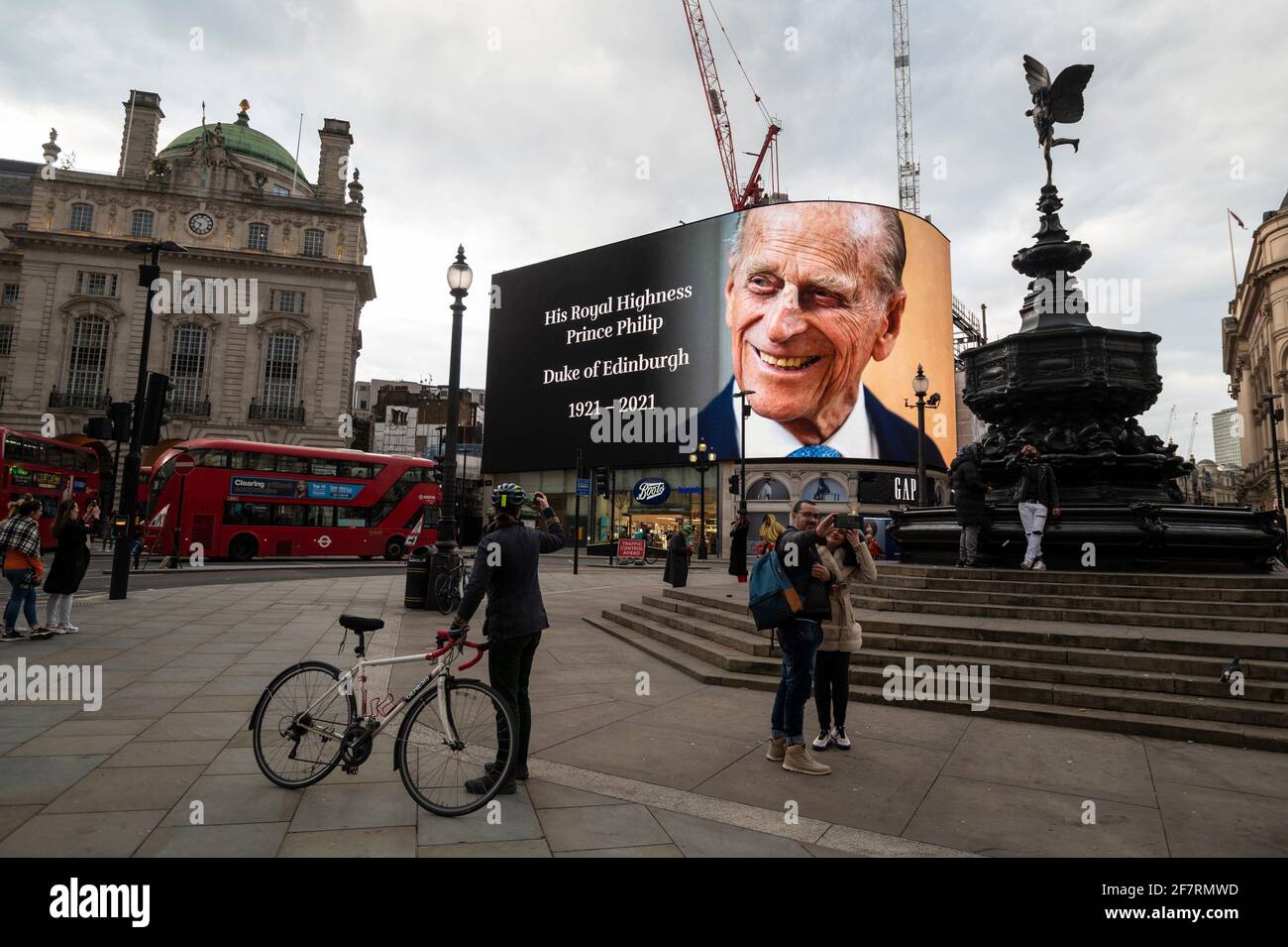 London, UK.  9 April 2021. A tribute is displayed on a digital screen in Piccadilly Circus after the death of Prince Philip, aged 99, was announced. Credit: Stephen Chung / Alamy Live News Stock Photo
