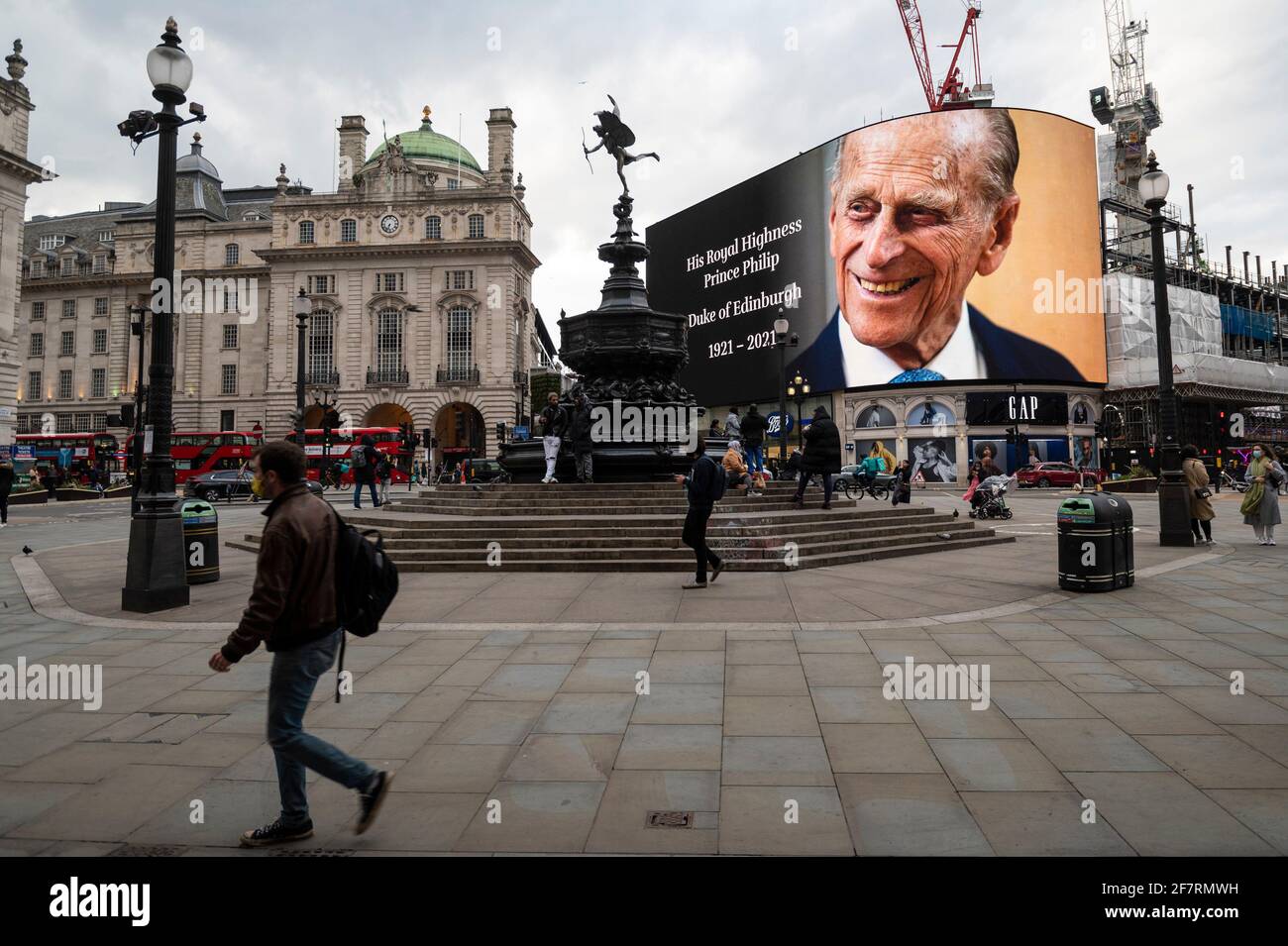 London, UK.  9 April 2021. A tribute is displayed on a digital screen in Piccadilly Circus after the death of Prince Philip, aged 99, was announced. Credit: Stephen Chung / Alamy Live News Stock Photo