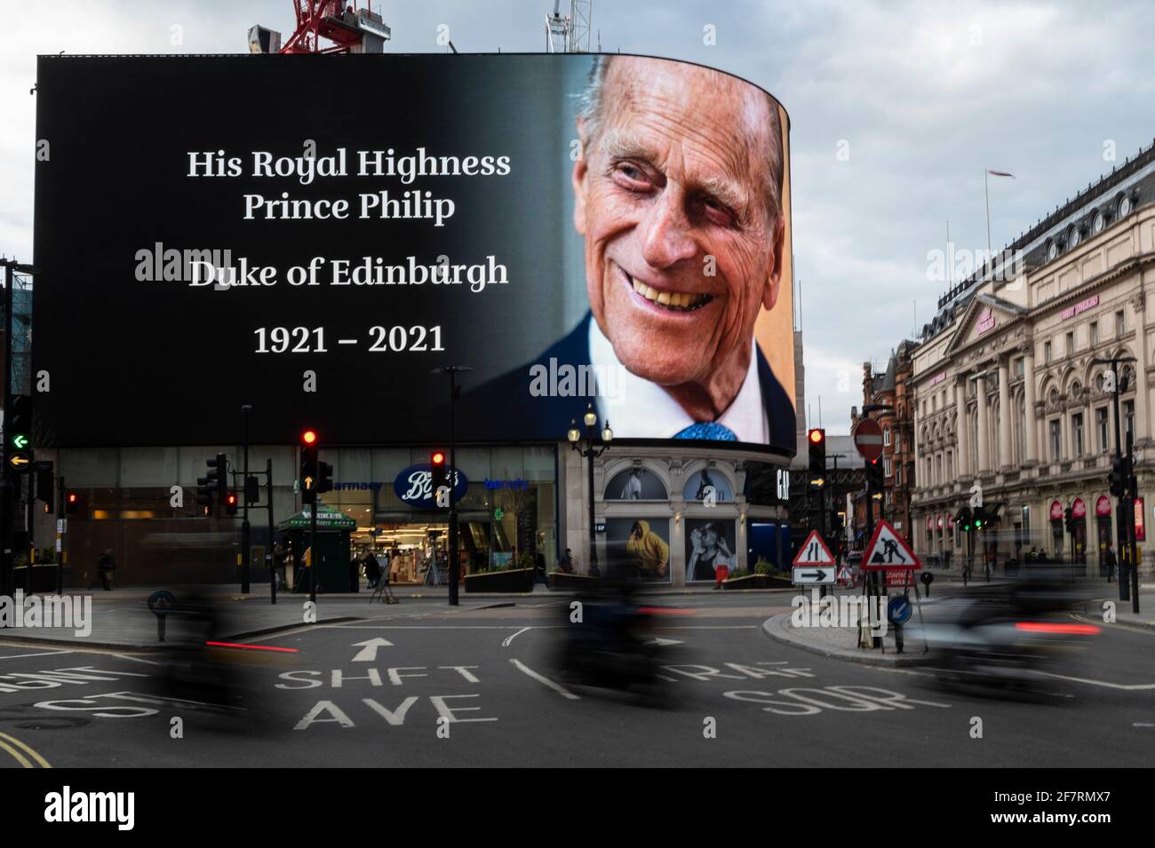 London, UK.  9 April 2021. A tribute is displayed on a digital screen in Piccadilly Circus after the death of Prince Philip, aged 99, was announced. Credit: Stephen Chung / Alamy Live News Stock Photo
