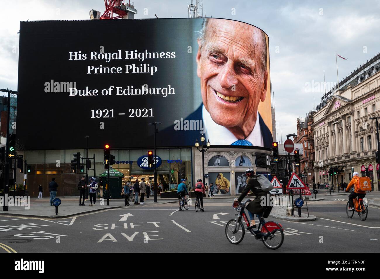 London, UK.  9 April 2021. A tribute is displayed on a digital screen in Piccadilly Circus after the death of Prince Philip, aged 99, was announced. Credit: Stephen Chung / Alamy Live News Stock Photo