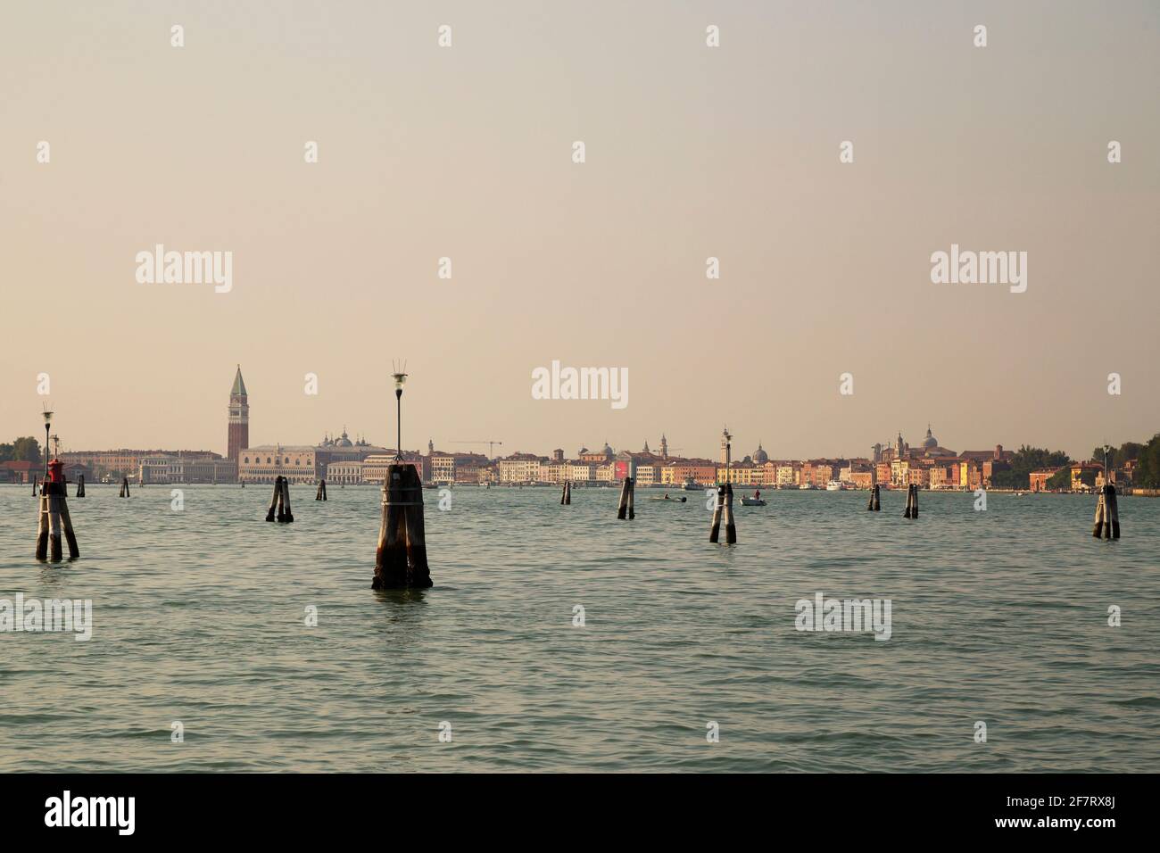 Approaching venice boat hi-res stock photography and images - Alamy