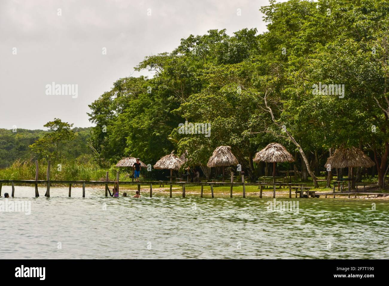 Lago peten itza guatemala hires stock photography and images Alamy