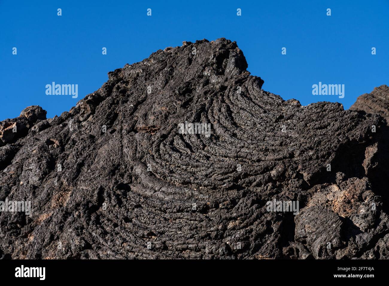 Pahoehoe lava looks like twisted rope in the Valley of FIres Recreation ...