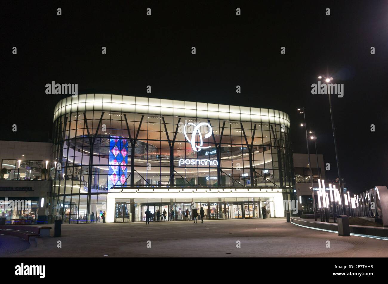 POZNAN, POLAND - Feb 20, 2017: Main entrance to the new modern Posnania  shopping mall by night Stock Photo - Alamy