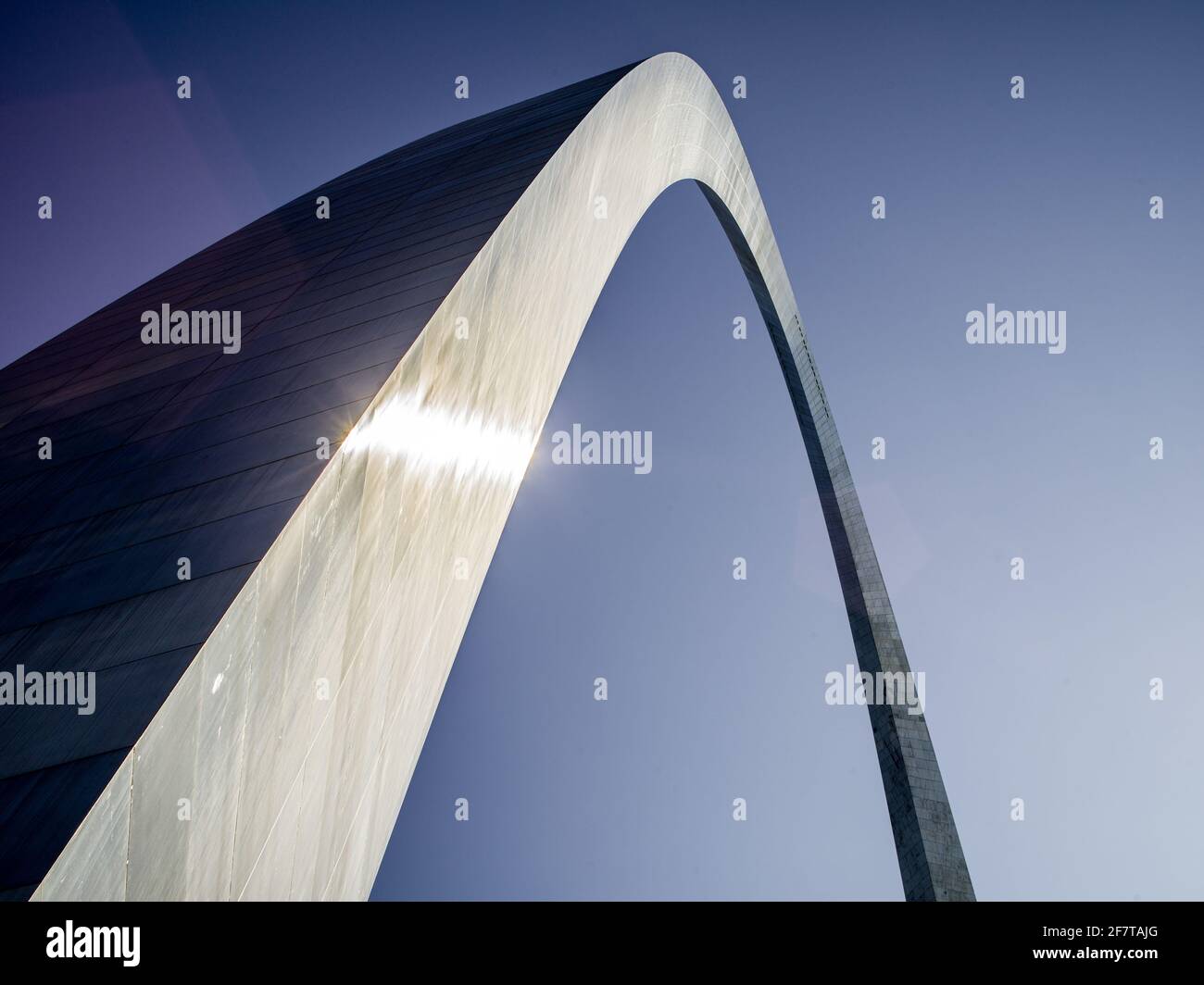 Gateway arch looking up hi-res stock photography and images - Alamy