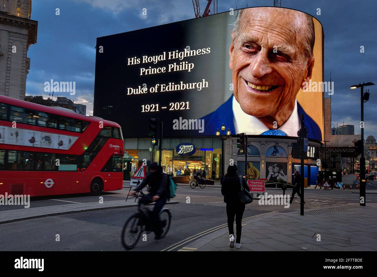 London, UK.  9 April 2021. A tribute is displayed on a digital screen in Piccadilly Circus after the death of Prince Philip, aged 99, was announced. Credit: Stephen Chung / Alamy Live News Stock Photo