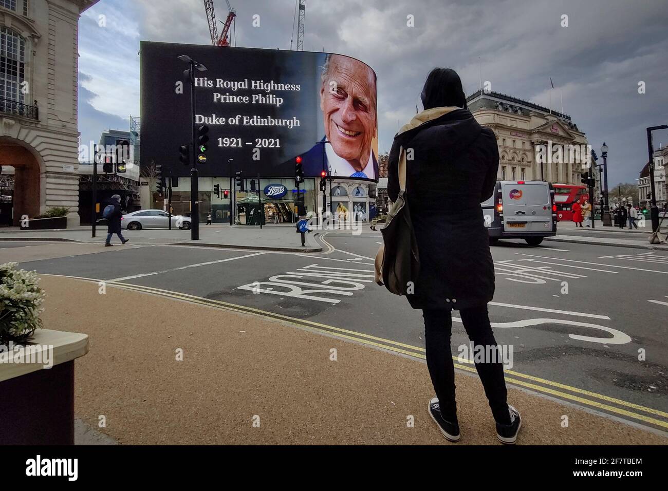 London, UK.  9 April 2021. A tribute is displayed on a digital screen in Piccadilly Circus after the death of Prince Philip, aged 99, was announced. Credit: Stephen Chung / Alamy Live News Stock Photo
