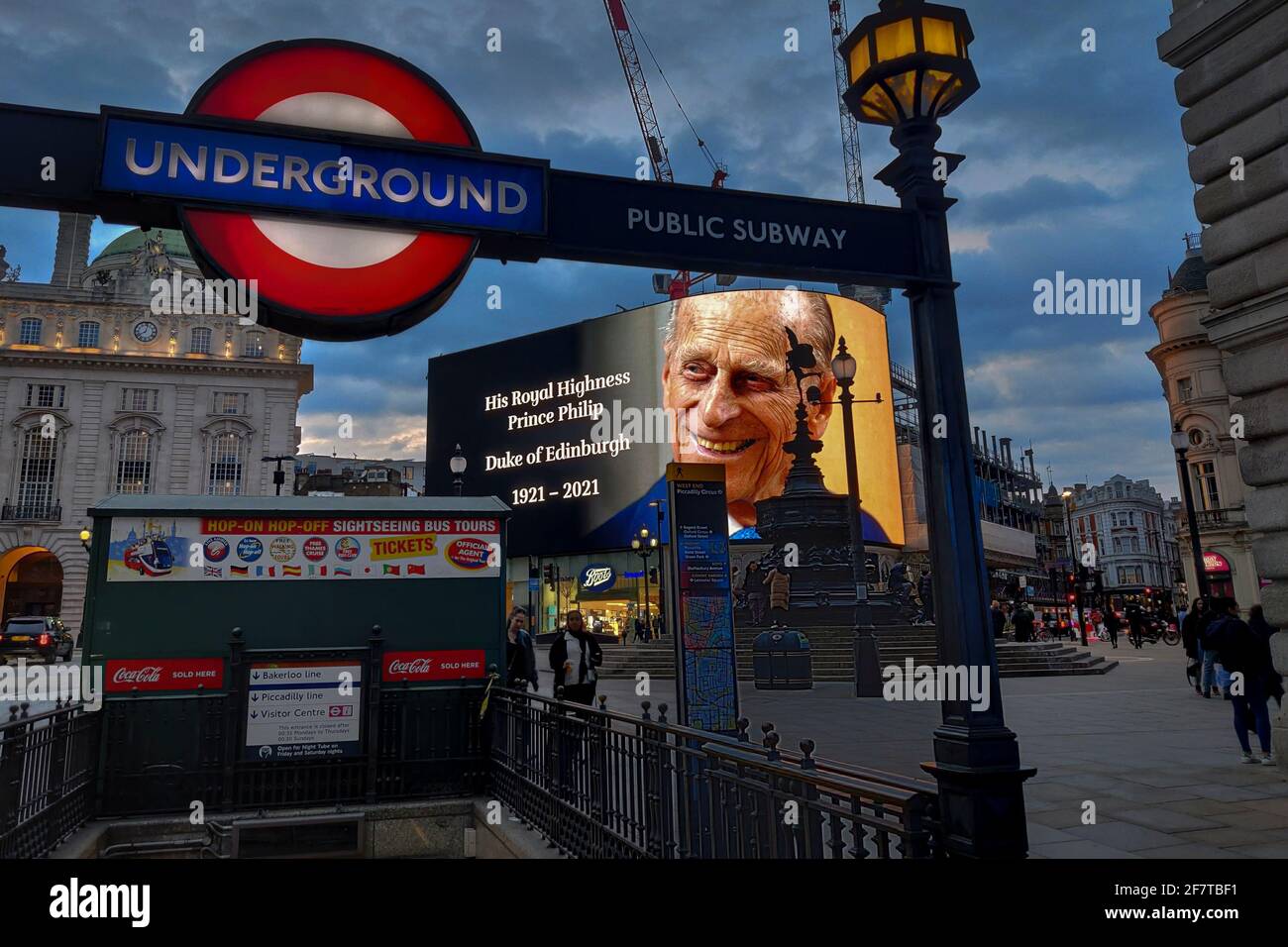 London, UK.  9 April 2021. A tribute is displayed on a digital screen in Piccadilly Circus after the death of Prince Philip, aged 99, was announced. Credit: Stephen Chung / Alamy Live News Stock Photo