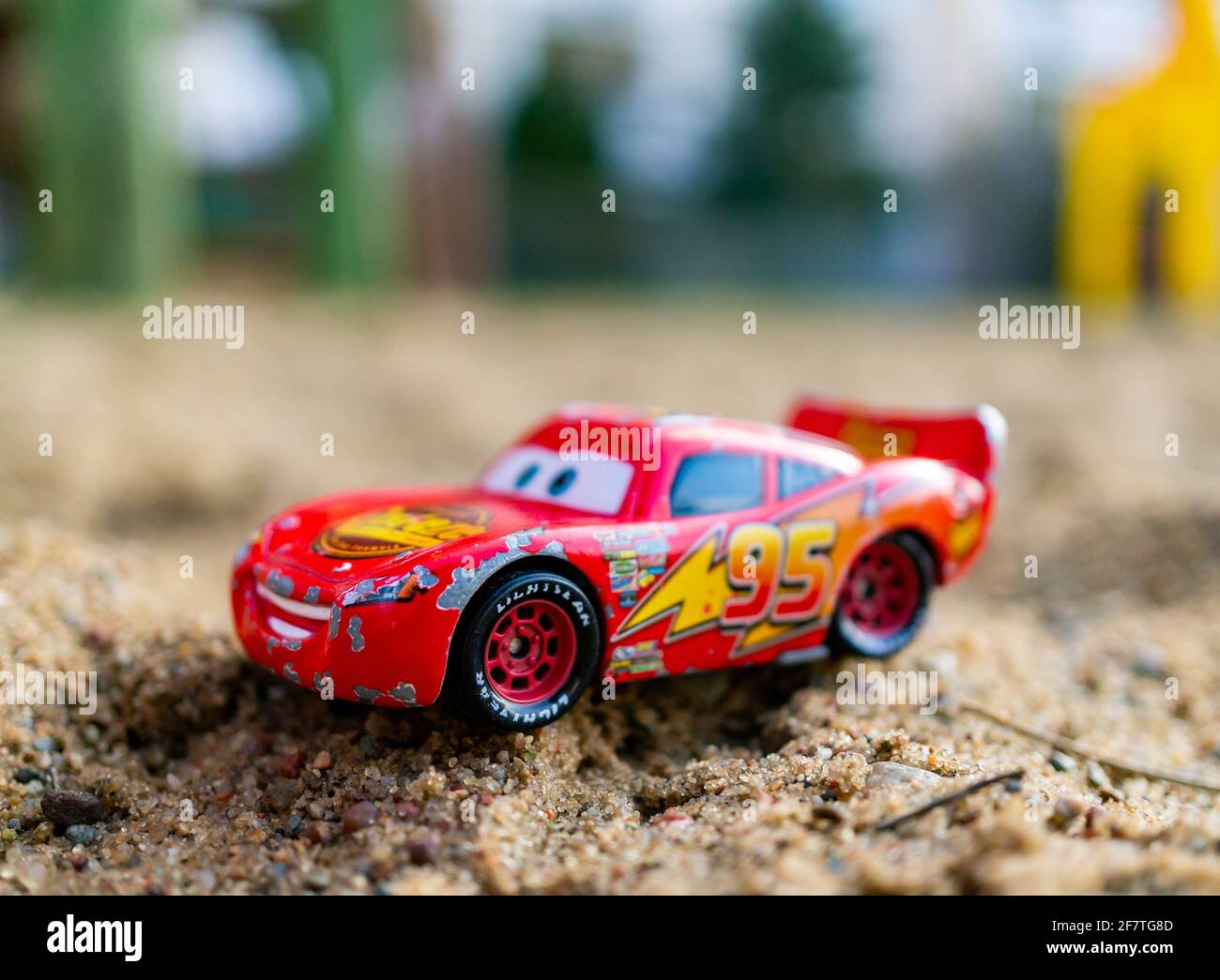 Disney Pixar Cars - Lightning McQueen - Racing Red - 2021