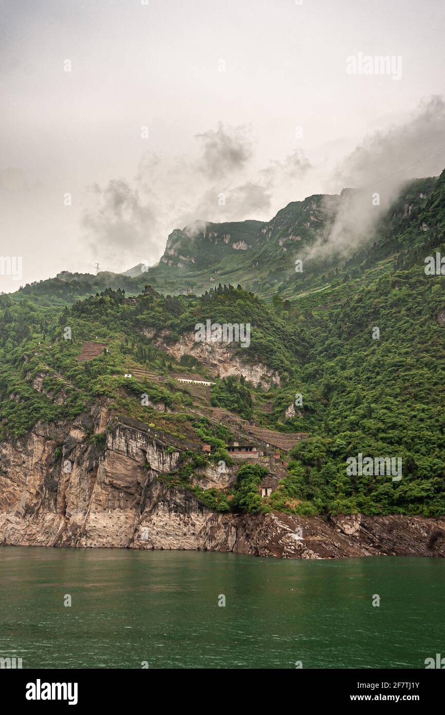 Yangtze river xiling gorge hi-res stock photography and images - Alamy