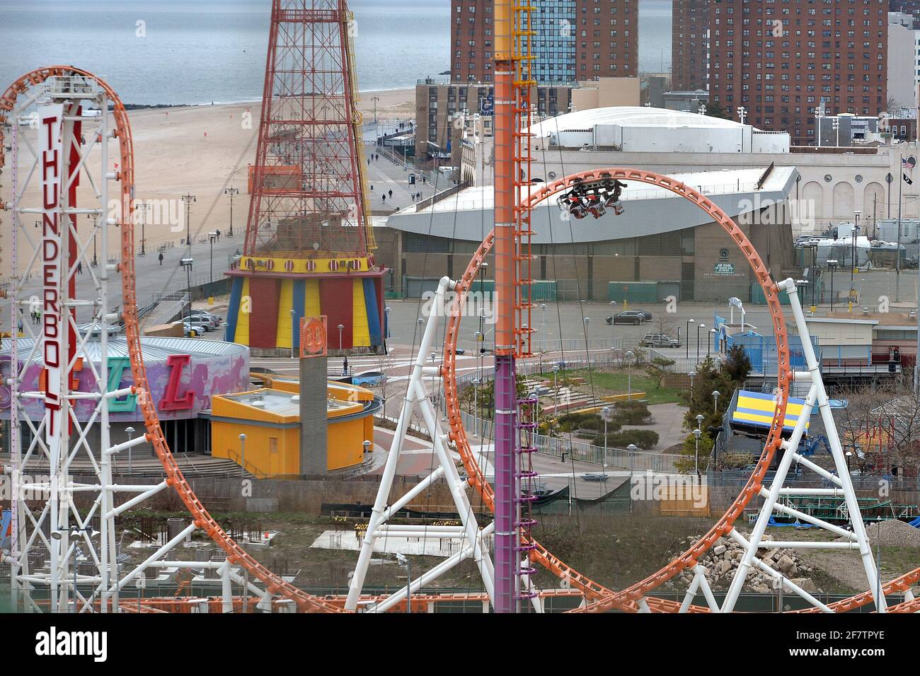 Loop the loop coney island hi-res stock photography and images - Alamy