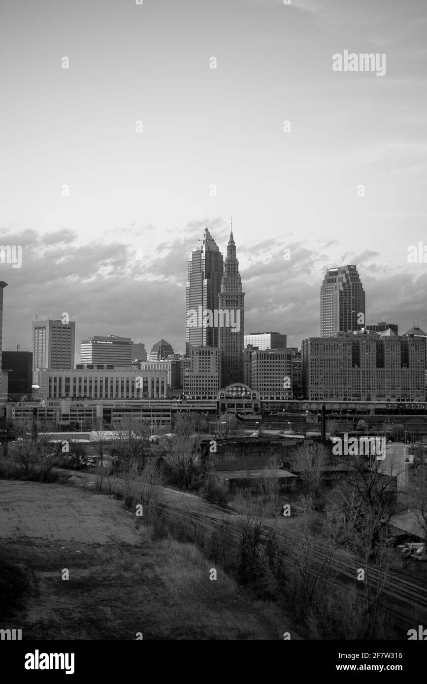 cleveland ohio skyline at sunset Stock Photo Alamy