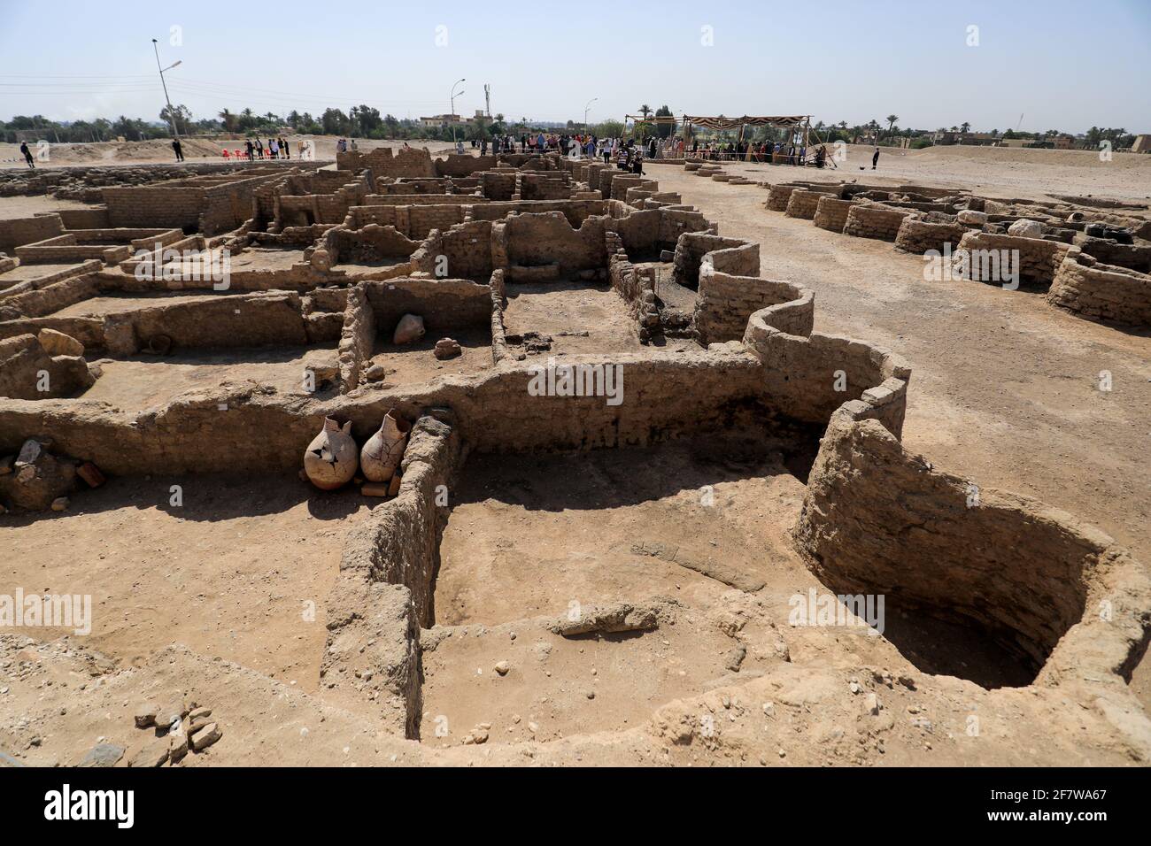 Lost golden city luxor egypt hi-res stock photography and images - Alamy