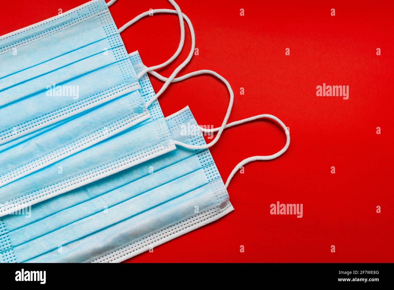 Disposable surgical masks hi-res stock photography and images - Alamy
