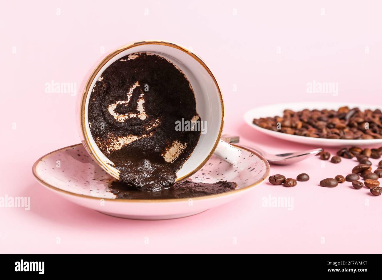 Spent coffee grounds hi-res stock photography and images - Alamy