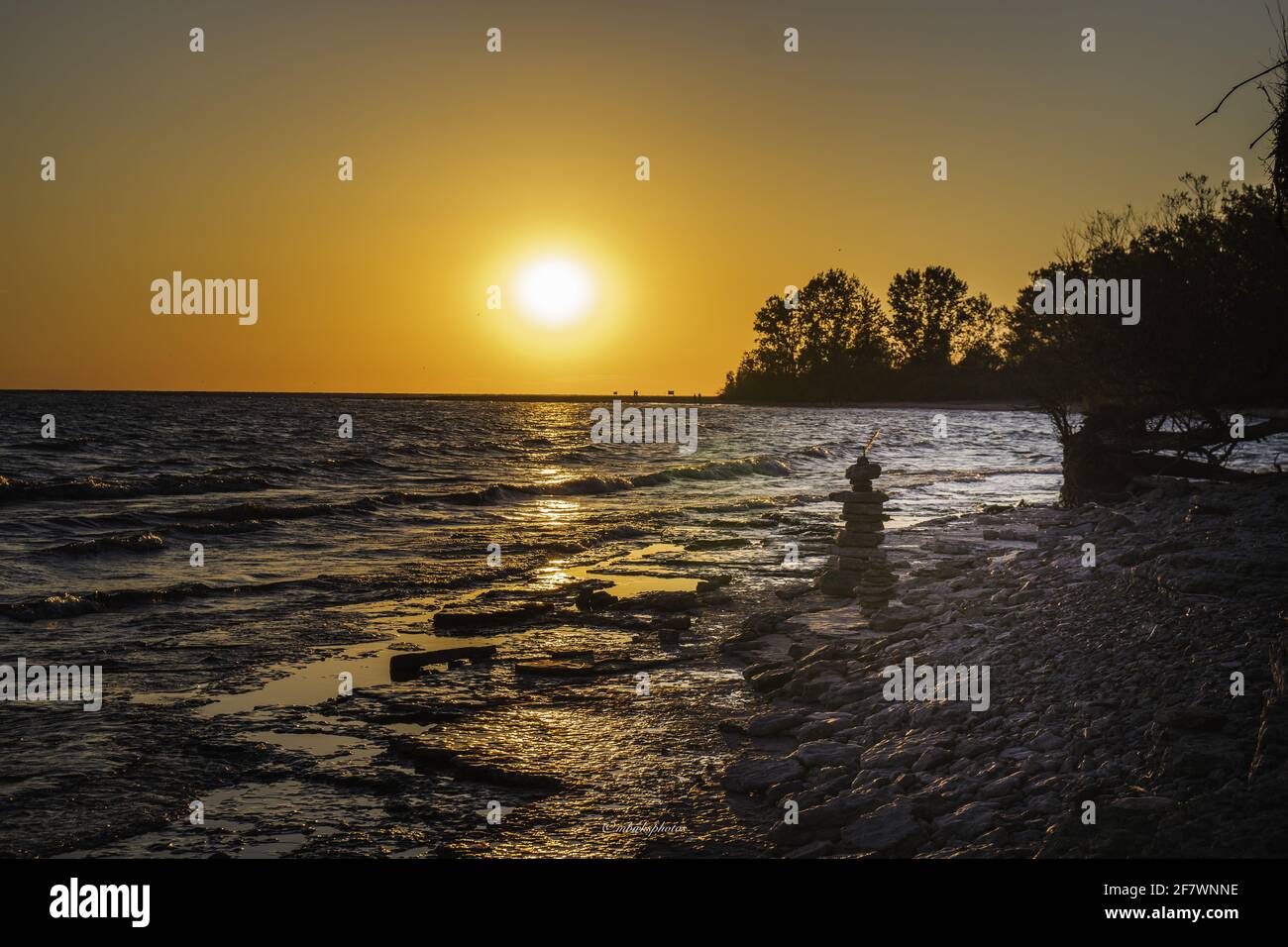 Beautiful shot dark sunset hi-res stock photography and images - Alamy